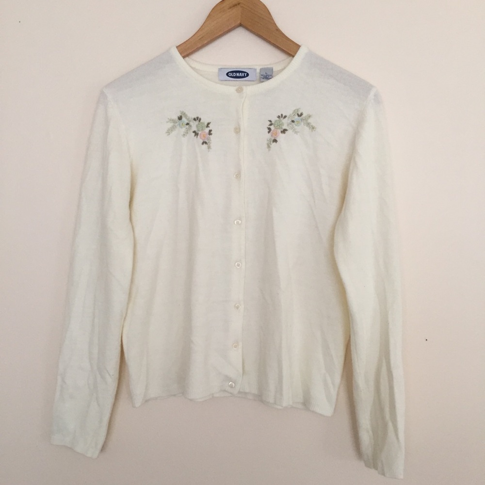 📦SOLD📦 Old Navy ivory cardigan w/flowers - Picture 2 of 8